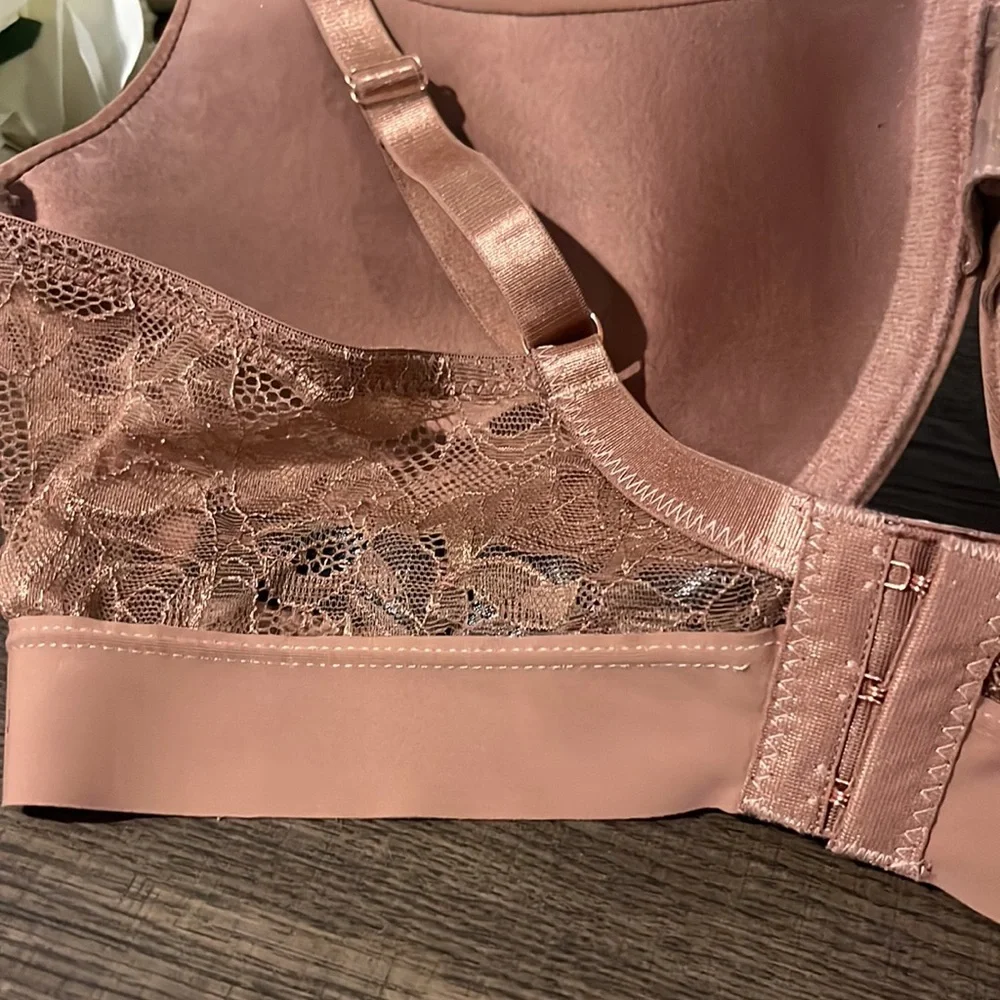 Danskin underwire lace